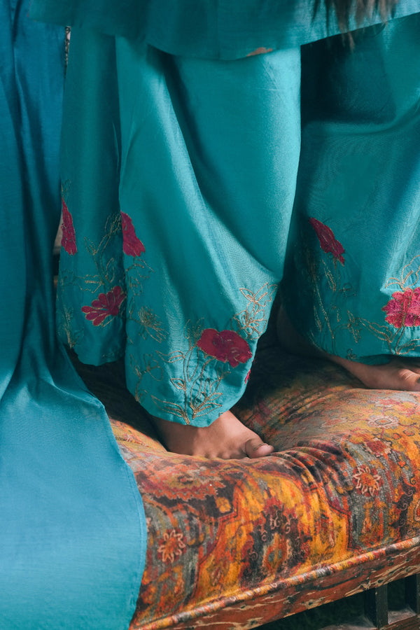 Exuberant Golden Rose Suit