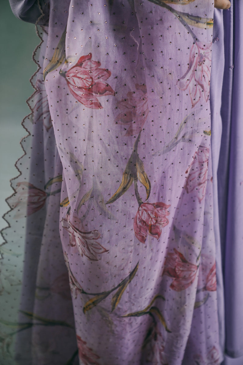Phool Rang & Dastaan-e-Husn Trio Suit