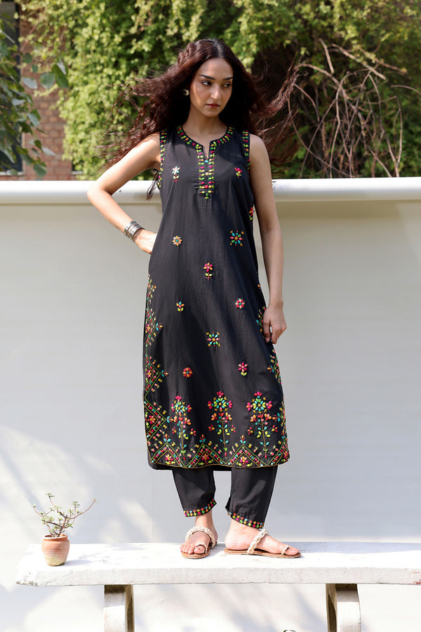 Hand Embroidered Patti Set