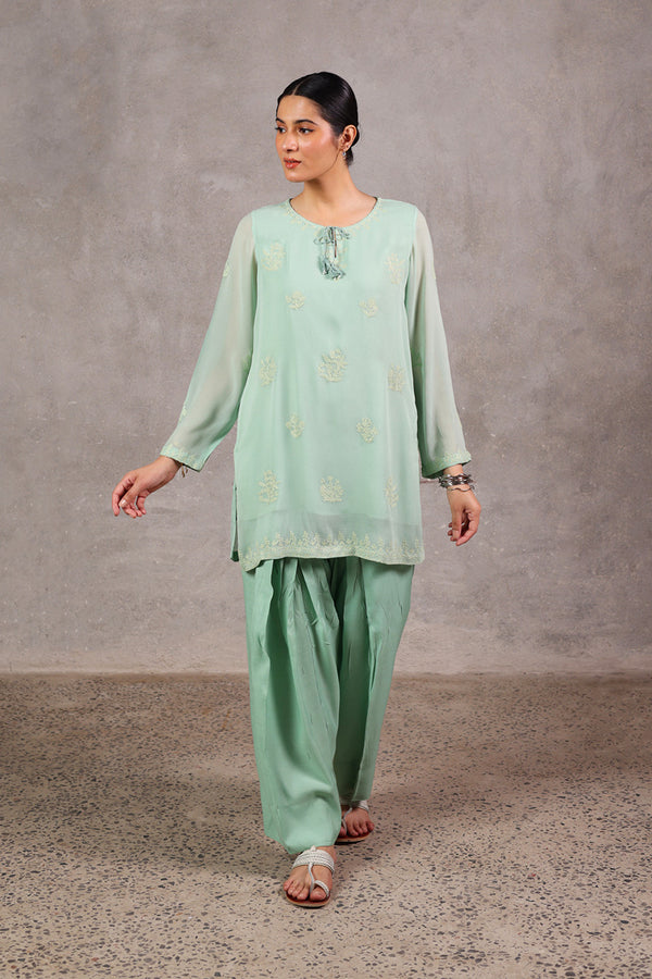 Efflorescence Petaline Ensemble