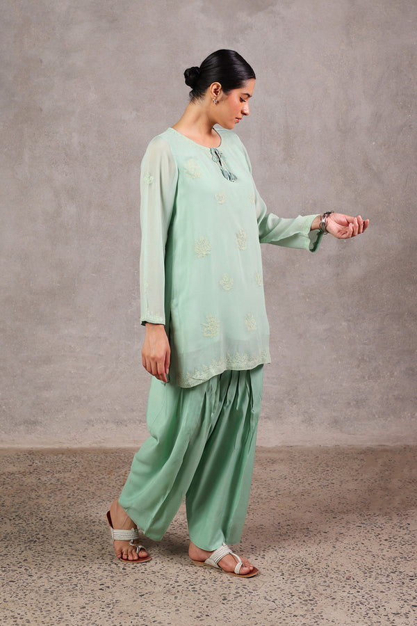 Efflorescence Petaline Ensemble