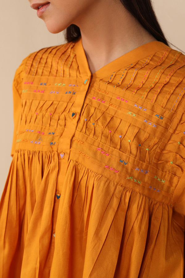 Color Waves Pleated Top