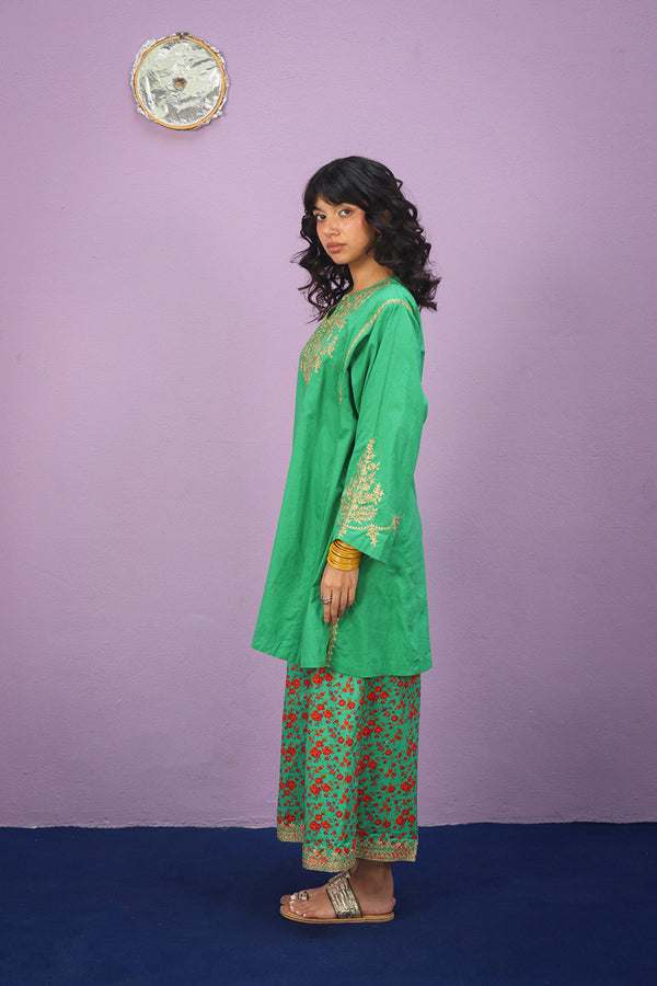 Gilded Glam Gold Thread Ensemble