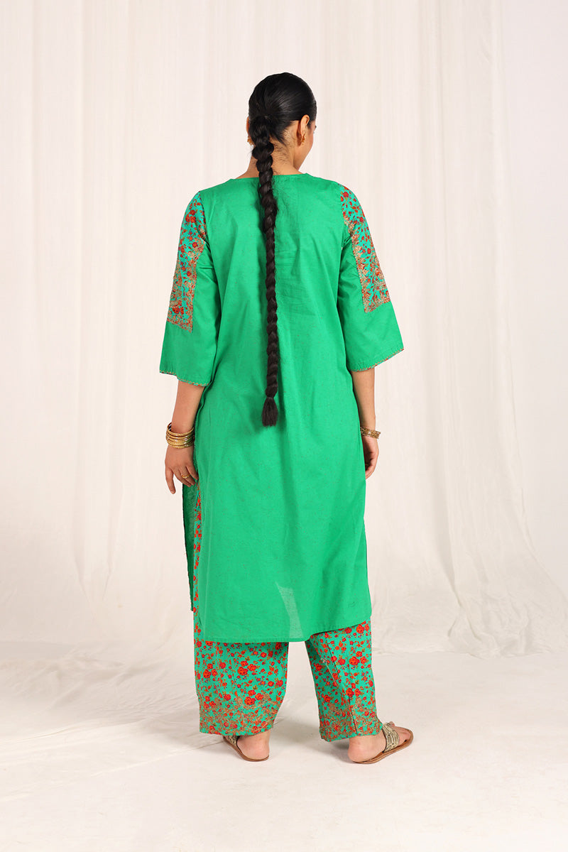 Gilded Glam Iconic Ensemble