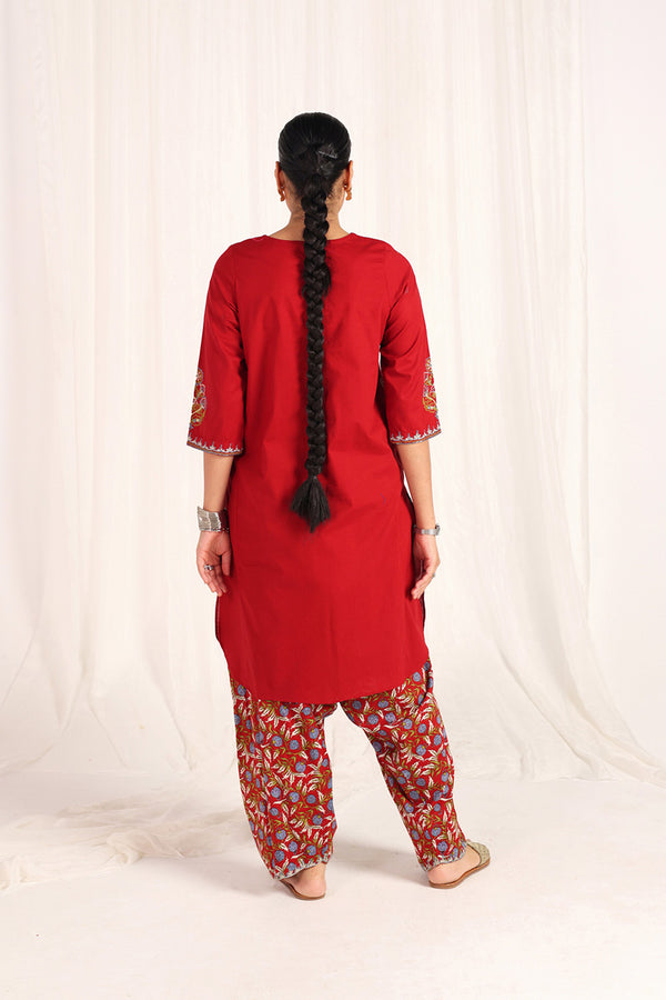 Kachnaar Aari Kahani Ensemble