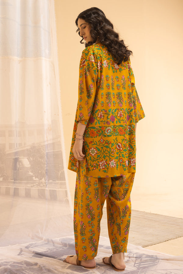 Floral Ease Tassel Set