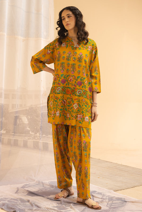 Floral Ease Tassel Set