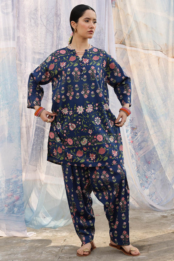 Floral Ease Tassel Set