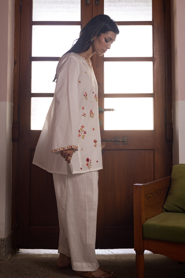 Threaded Grace Kurti