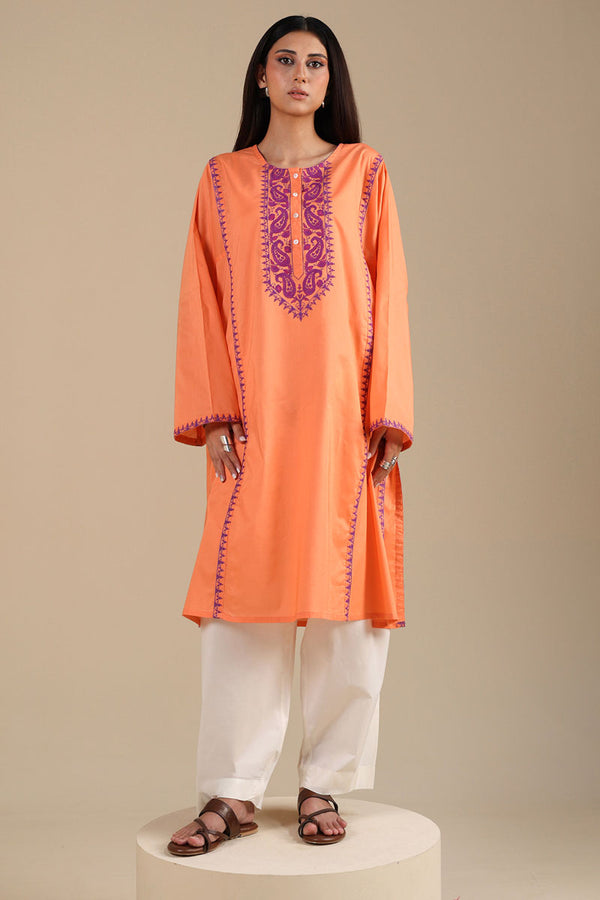 Ivory Whisper Kurti