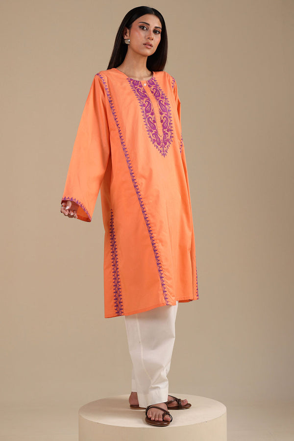 Ivory Whisper Kurti