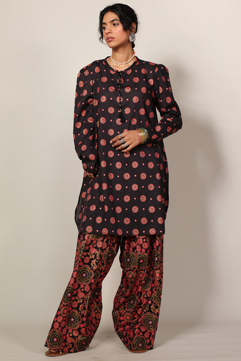 Flora Muse Tassel Set