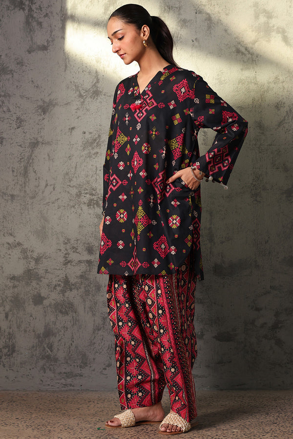 Phulkari Pop Tassel Set