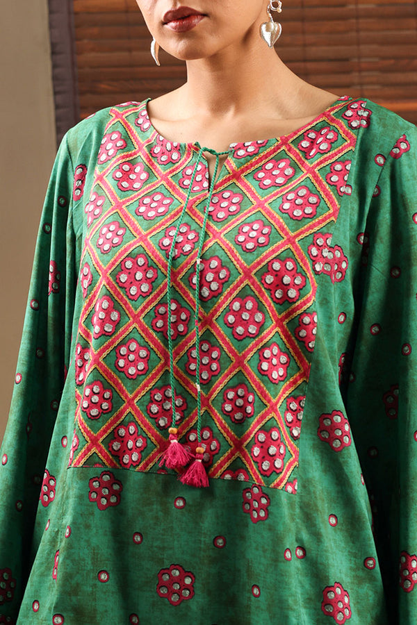 Sheehsakari Tassel Set