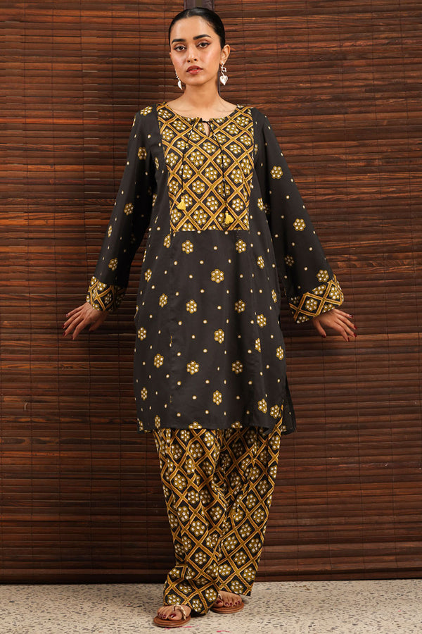 Sheehsakari Tassel Set