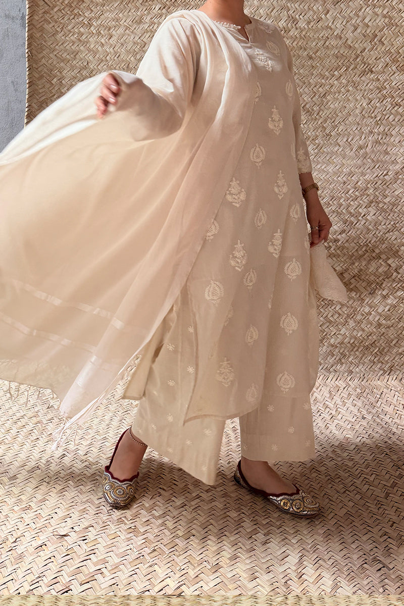 White Reverie Pearl White Reverie Ensemble – GENERATION
