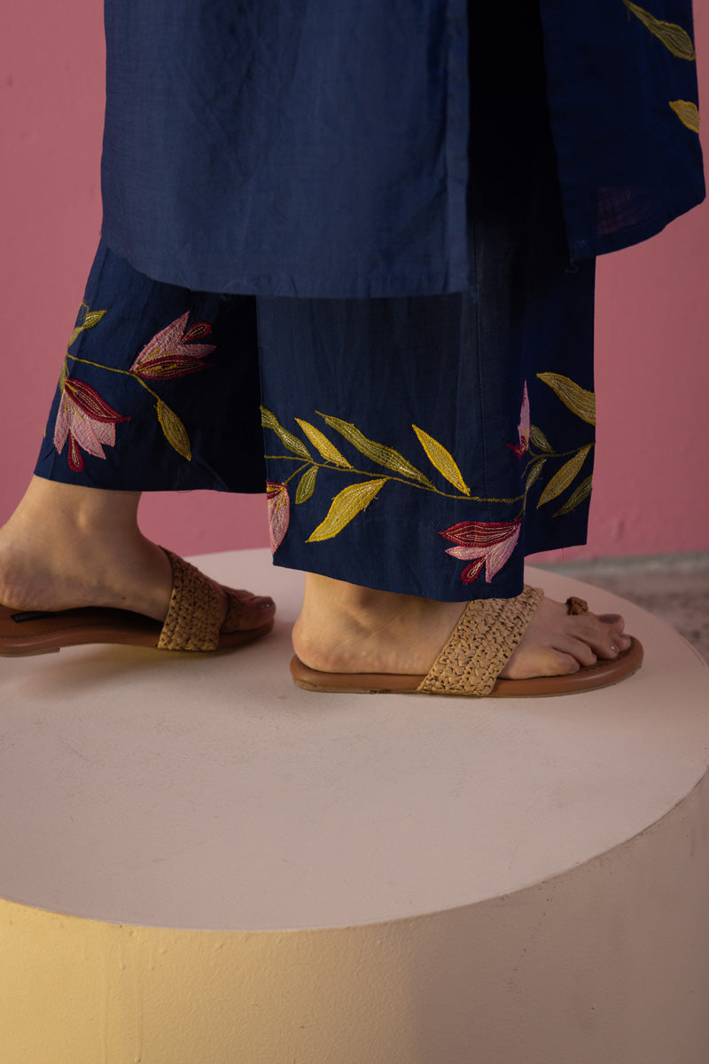 Embroidered Phool Kamala Set