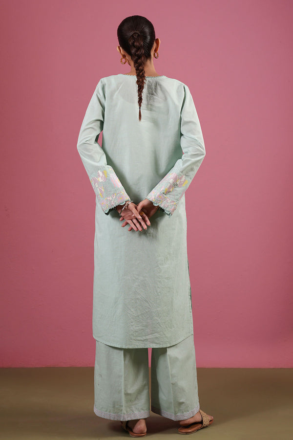 Amber Embroidered Set