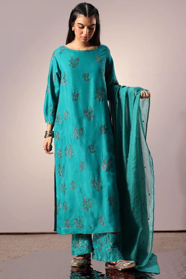 Shop Formal Dresses for Women - Elegant Ladies' 2-Piece Suits Online GENERATION Shop Formal Dresses for Women - Elegant Ladies' 2-Piece Suits Online GENERATION
