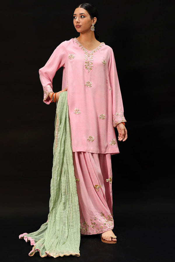Gota Kari Farshi Ensemble