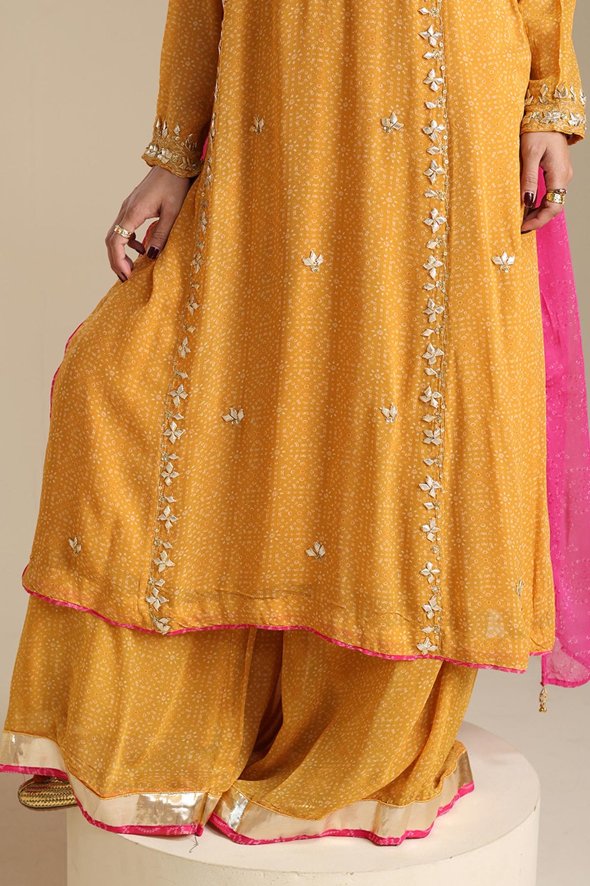 Khaas Chunari Ensemble