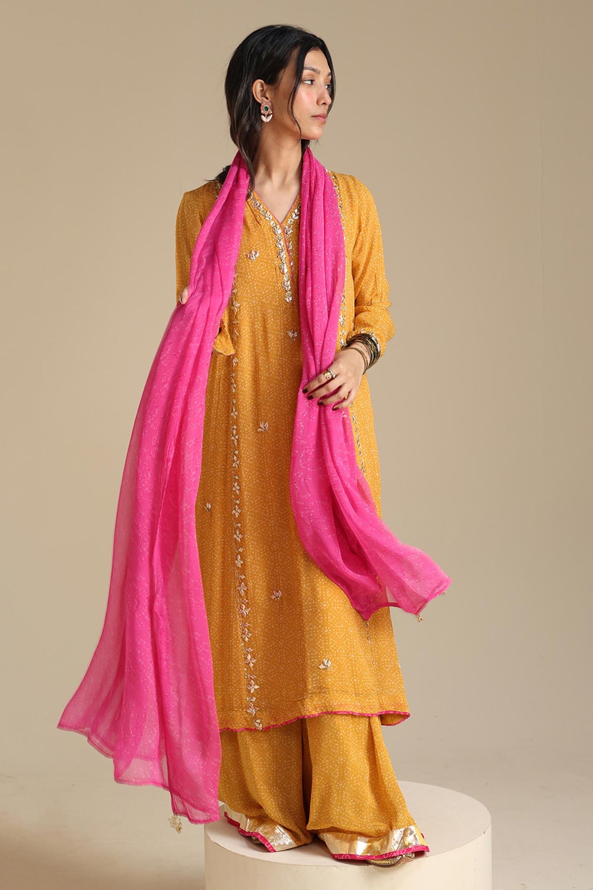 Khaas Chunari Ensemble