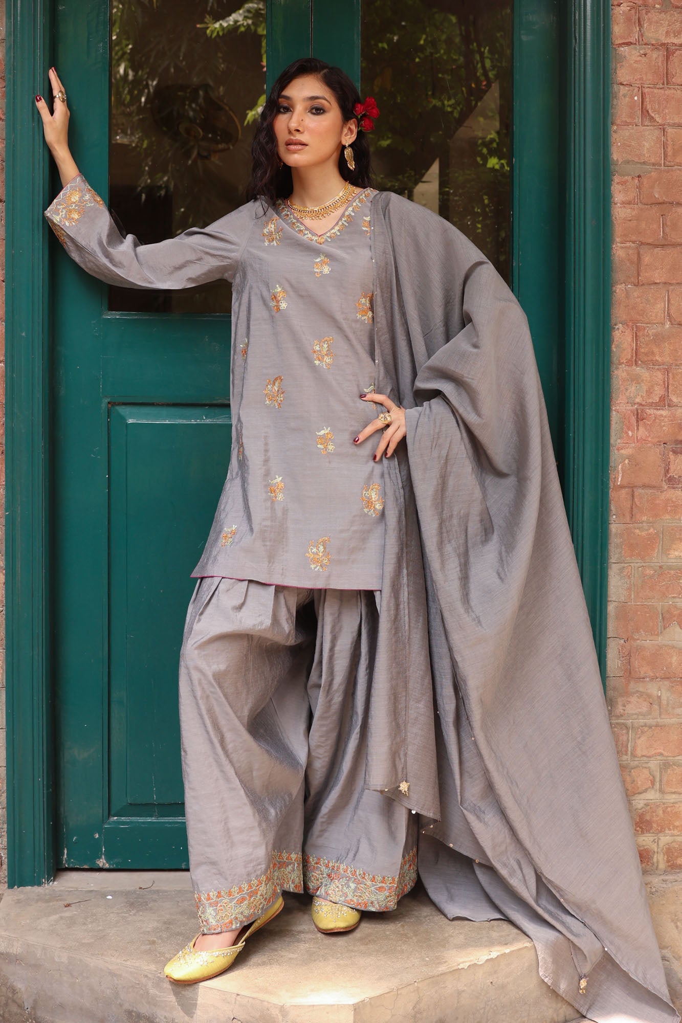 Embroidered Opulent 3-Piece Ensemble