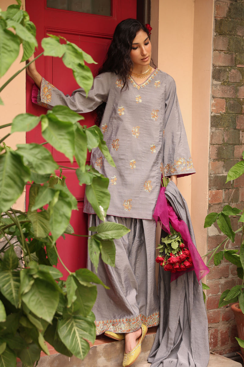 Embroidered Opulent 3-Piece Ensemble