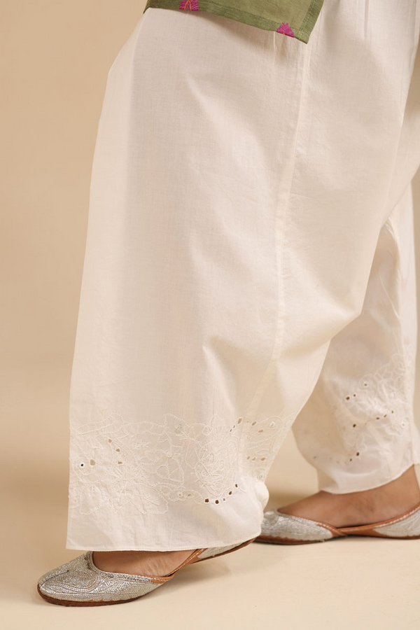 Kaaviya Classic Fit Shalwar