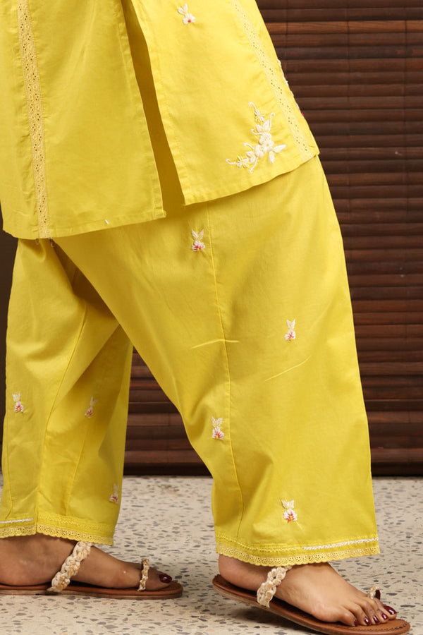 Hand-Embroidered Tarkashi Set