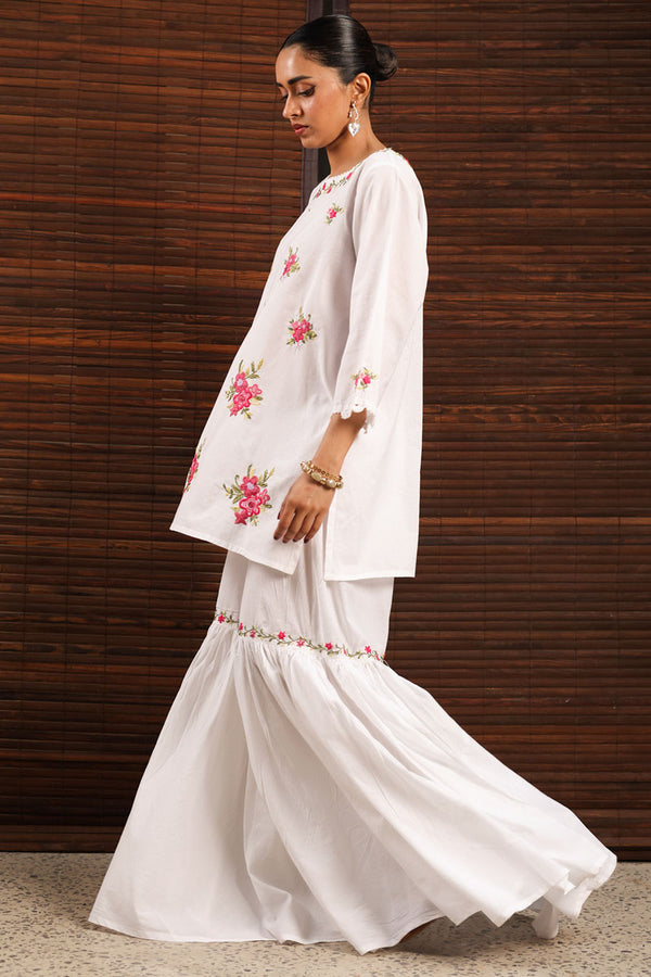 Hand-Detailed Tarkashi Set