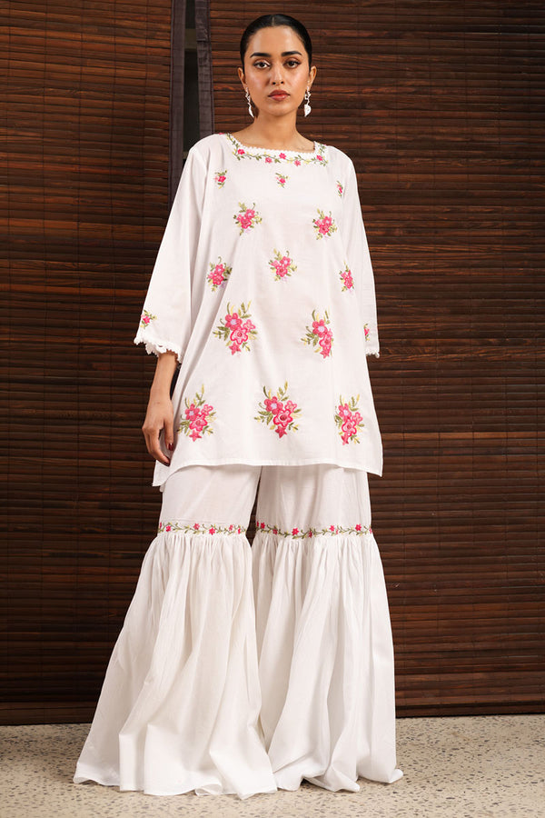 Hand-Detailed Tarkashi Set