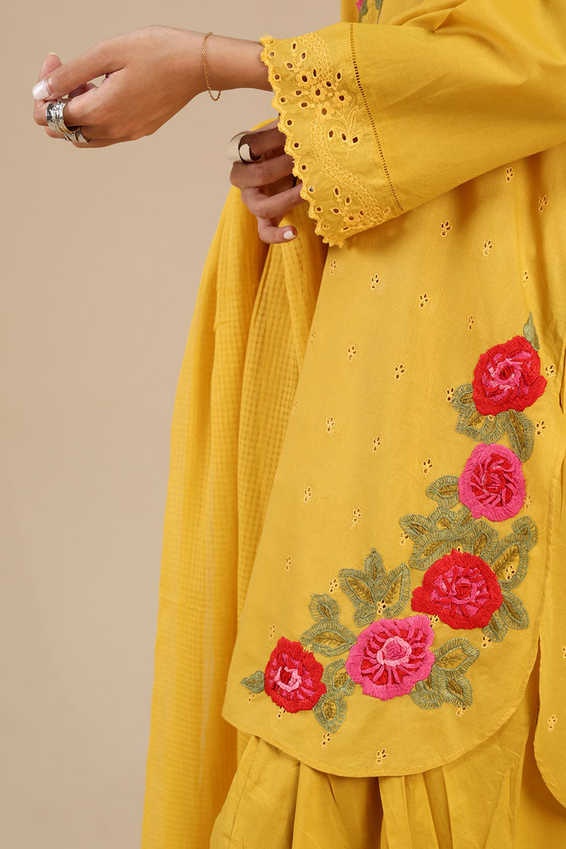 Embroidered Rosettes 3-Piece Suit