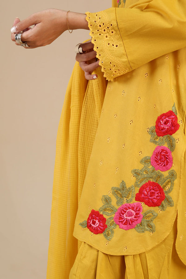 Embroidered Rosettes 3-Piece Suit