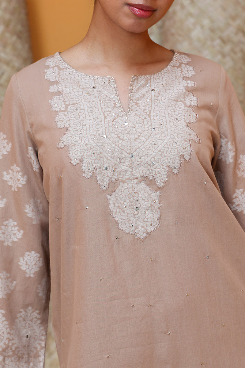 beige