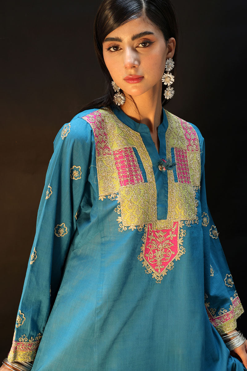 Chand Rang Embroidered Set