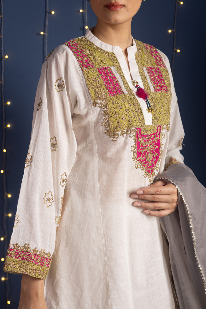 Chand Rang Embroidered Set