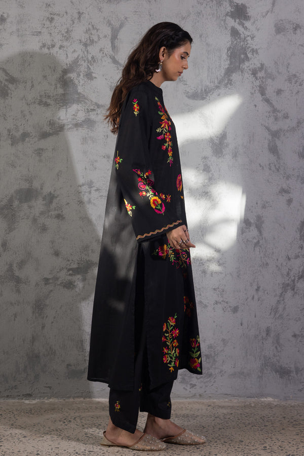 Phool Embroidered Kurta