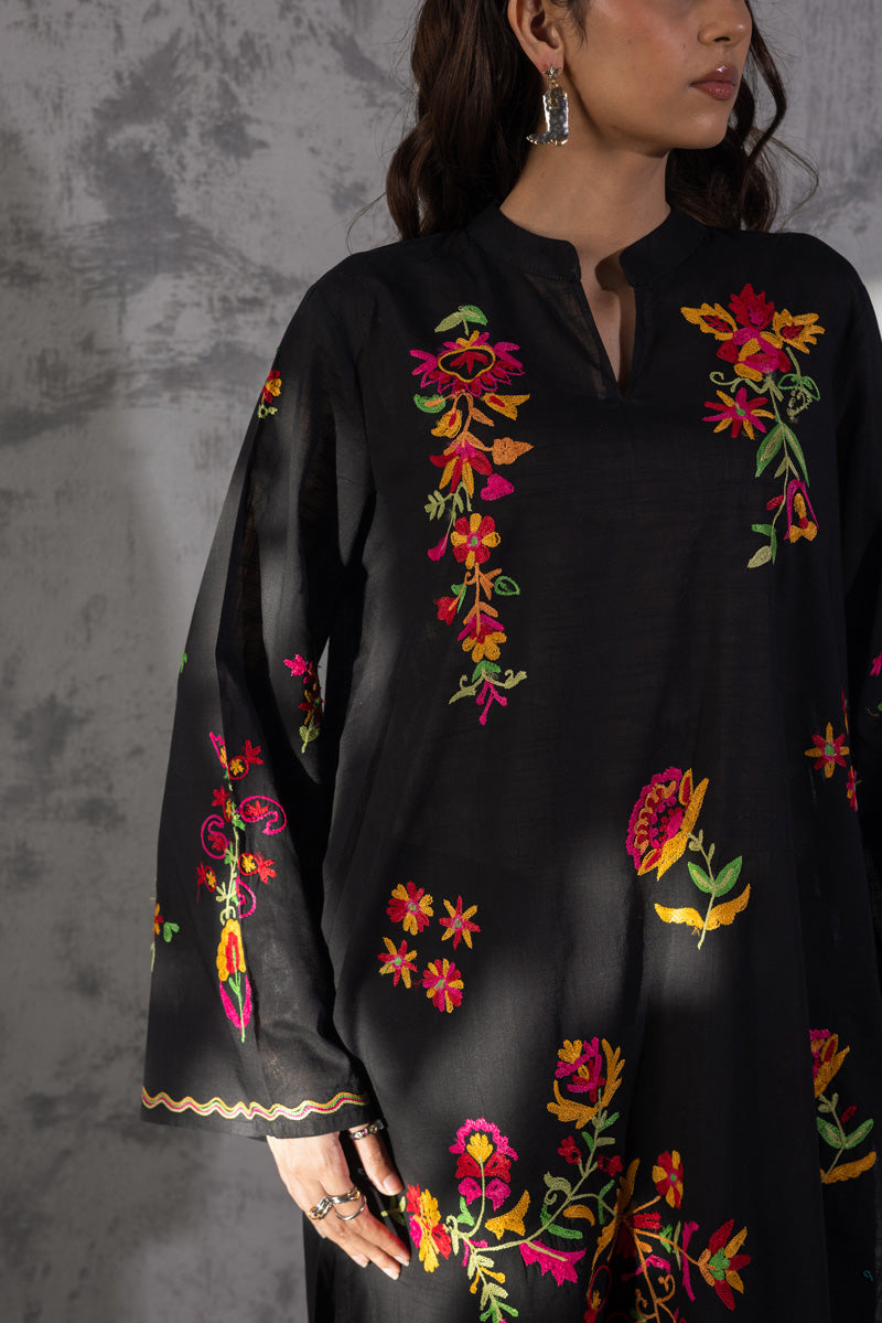 Phool Embroidered Kurta