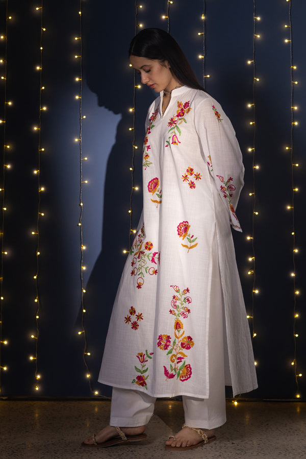 Phool Embroidered Kurta