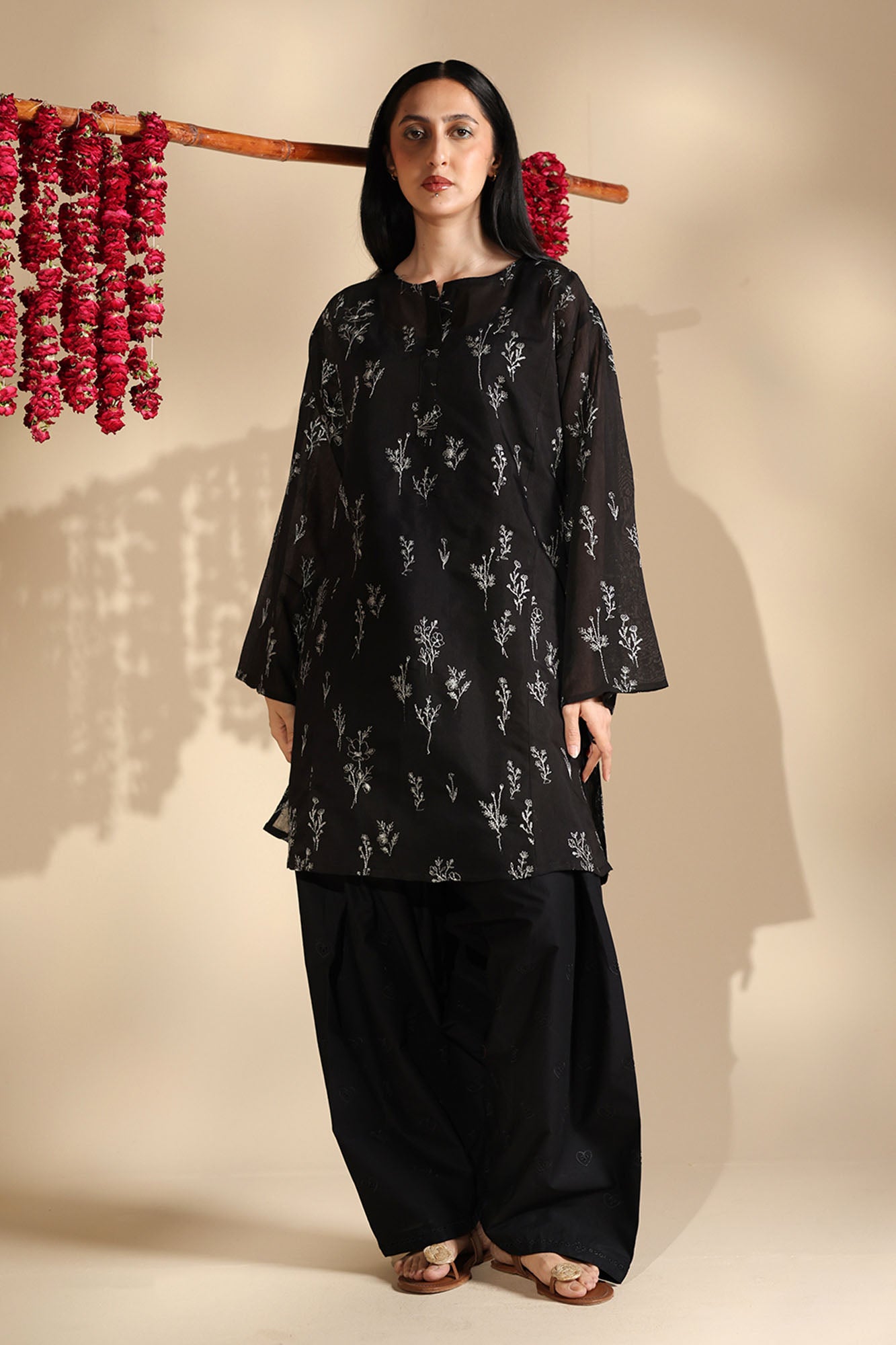 Phool Embroidered Kurta