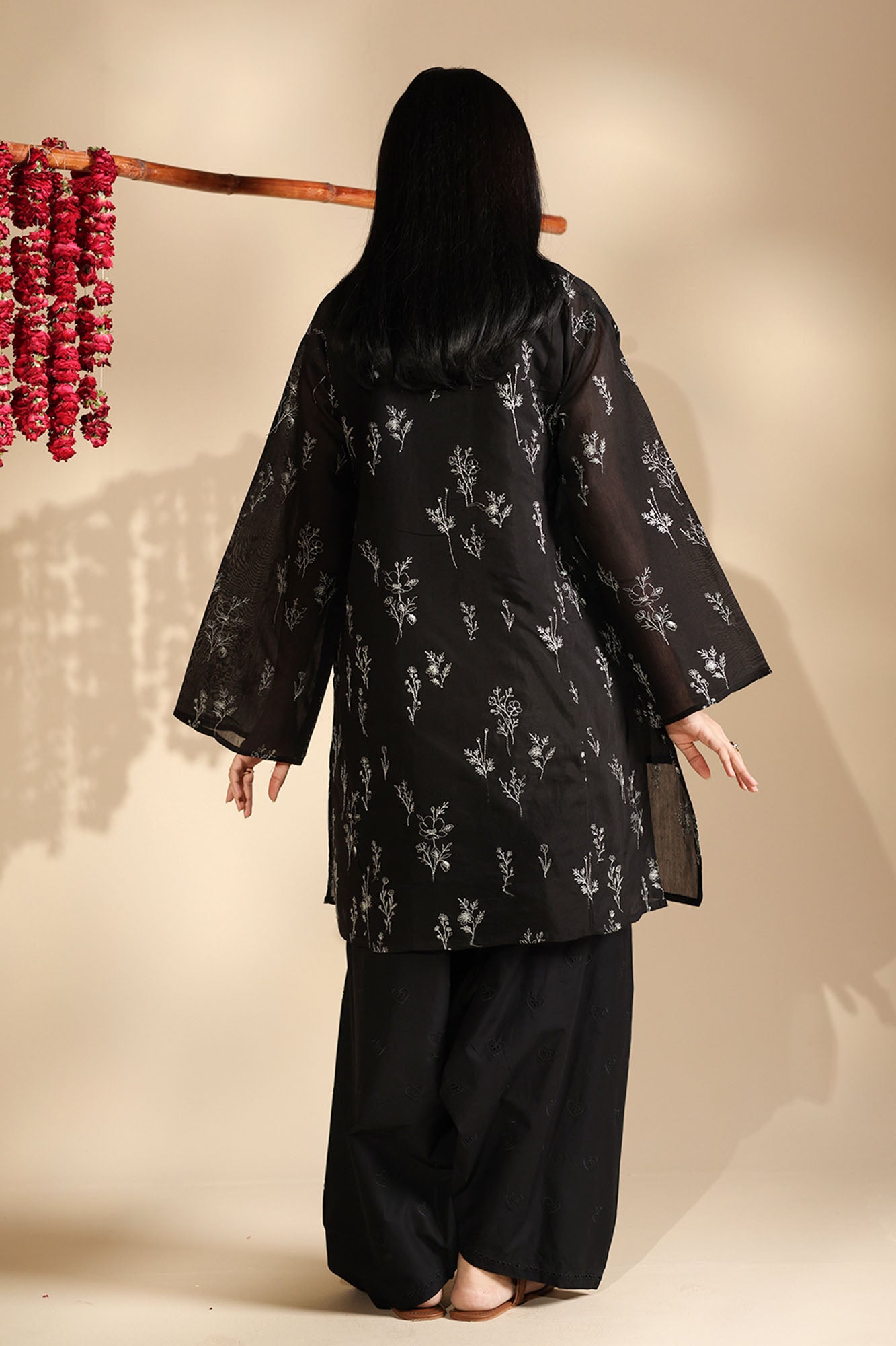 Phool Embroidered Kurta