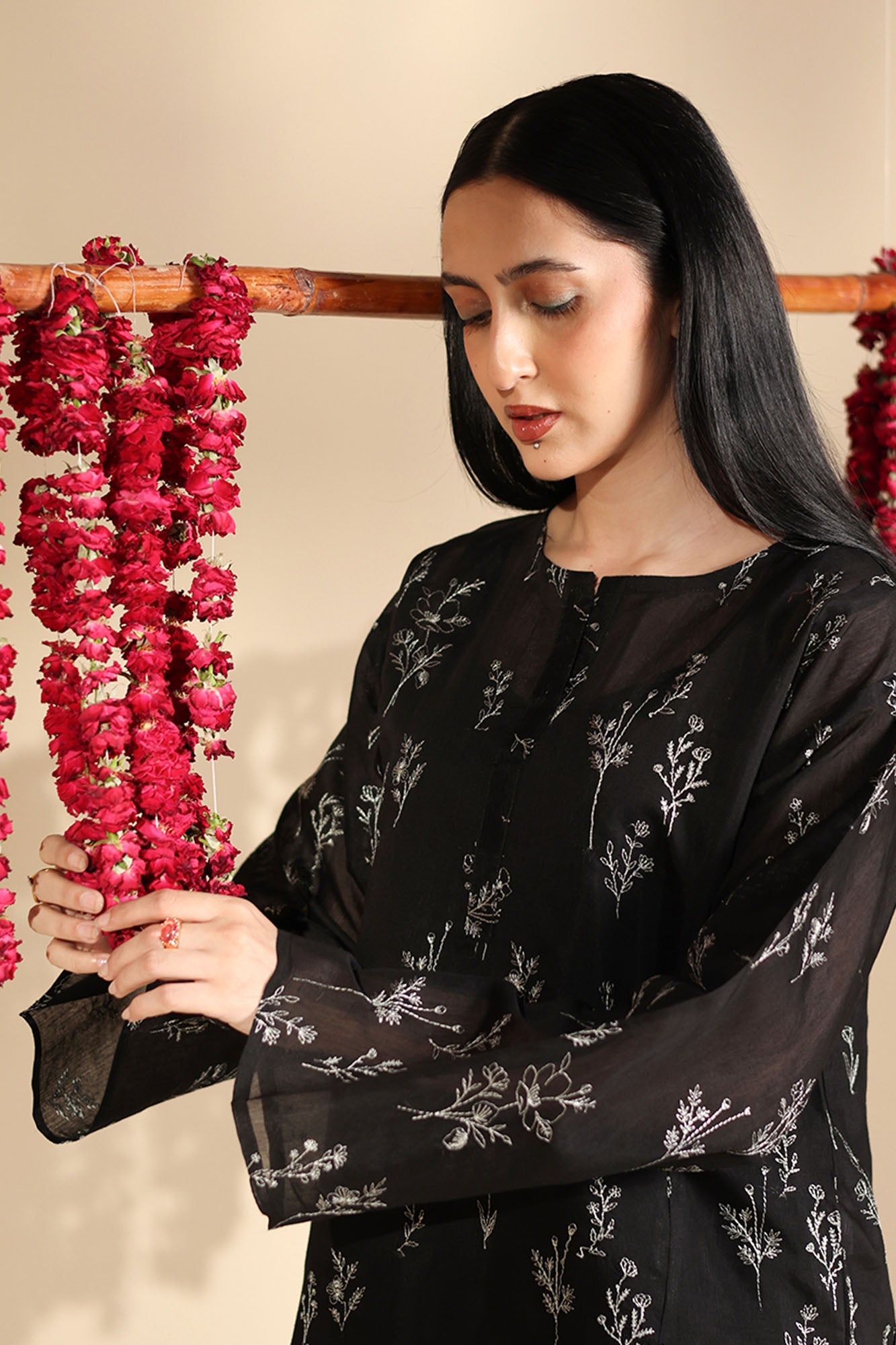 Phool Embroidered Kurta