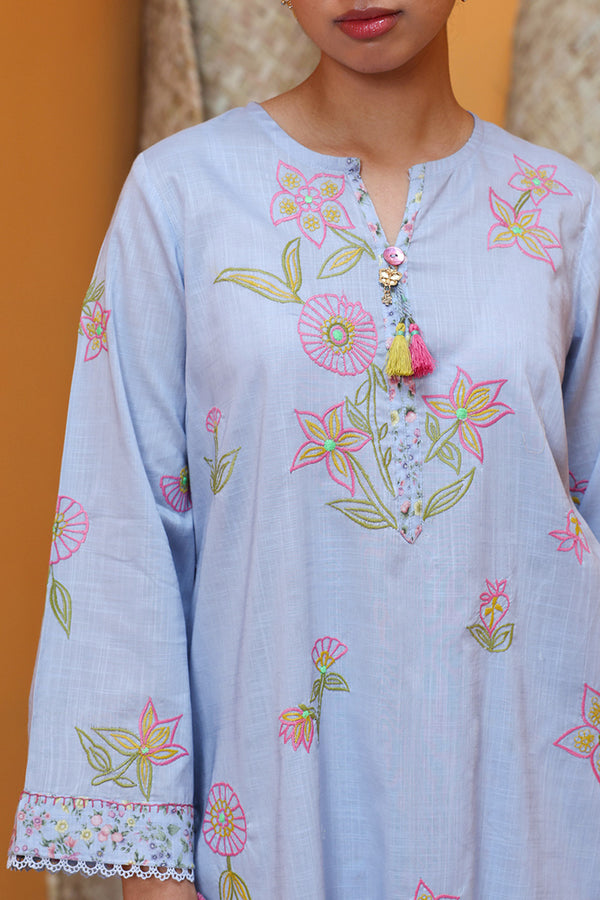 Blush Field Tassel Set