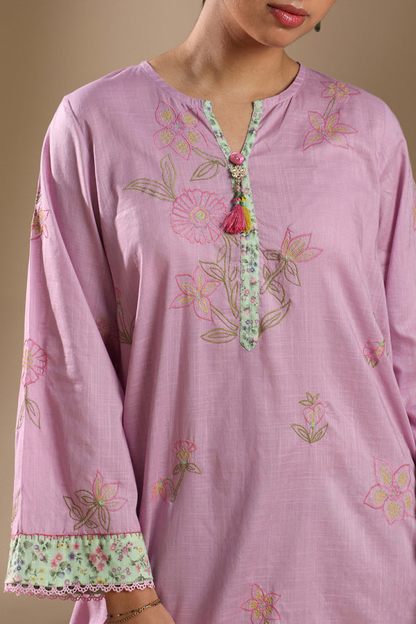 Blush Field Tassel Set