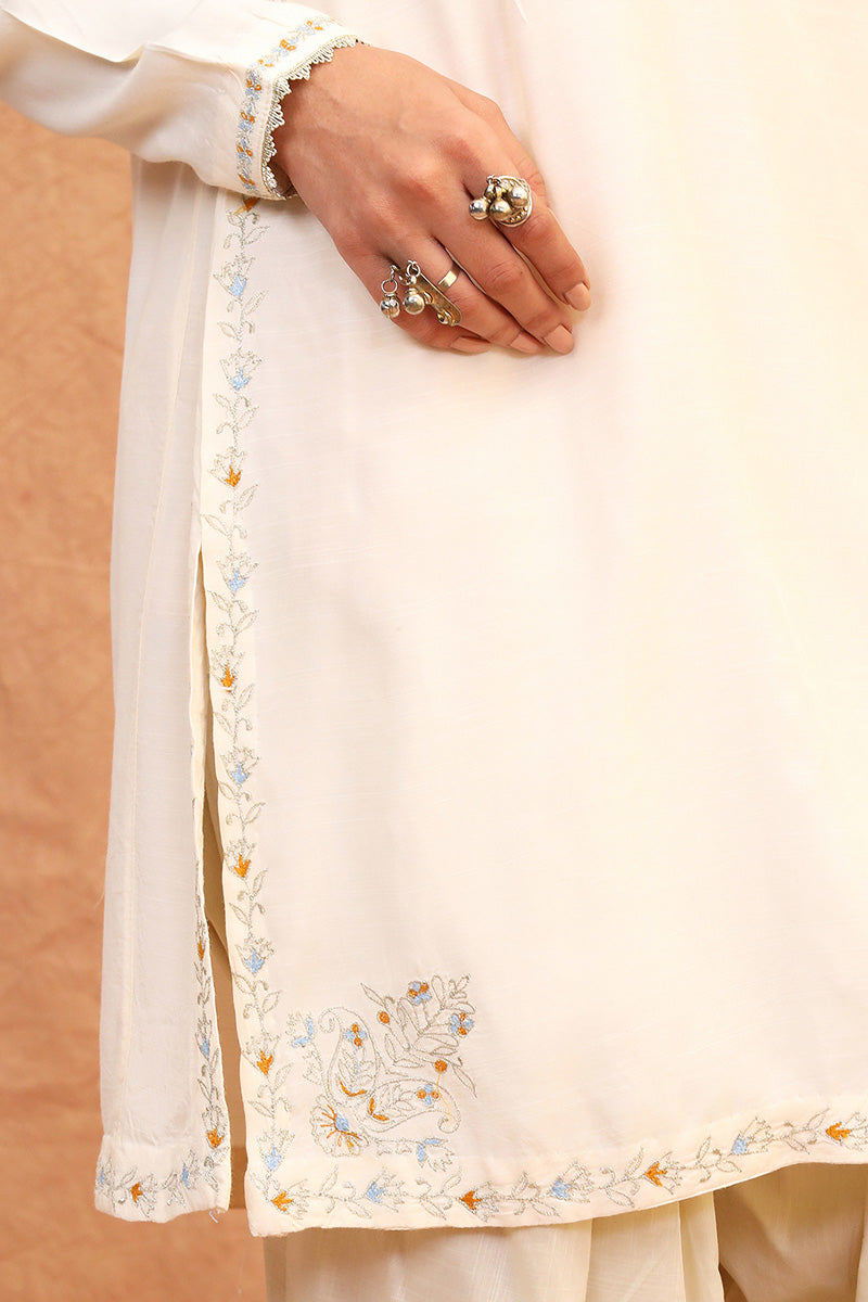 Shokh Nigah Embroidered Kurta