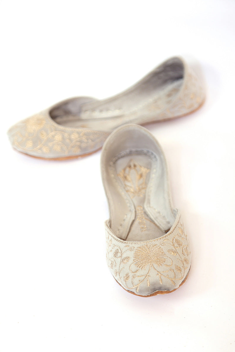 Velvet Embroidered Khussa