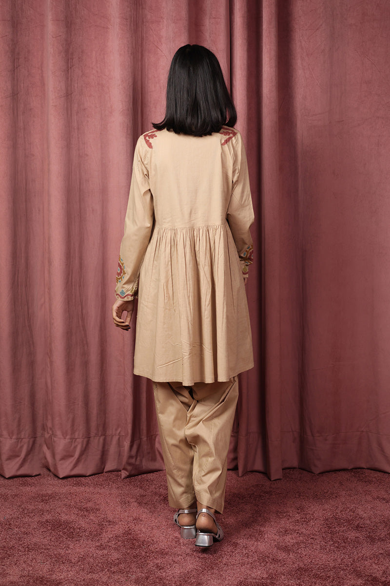 beige