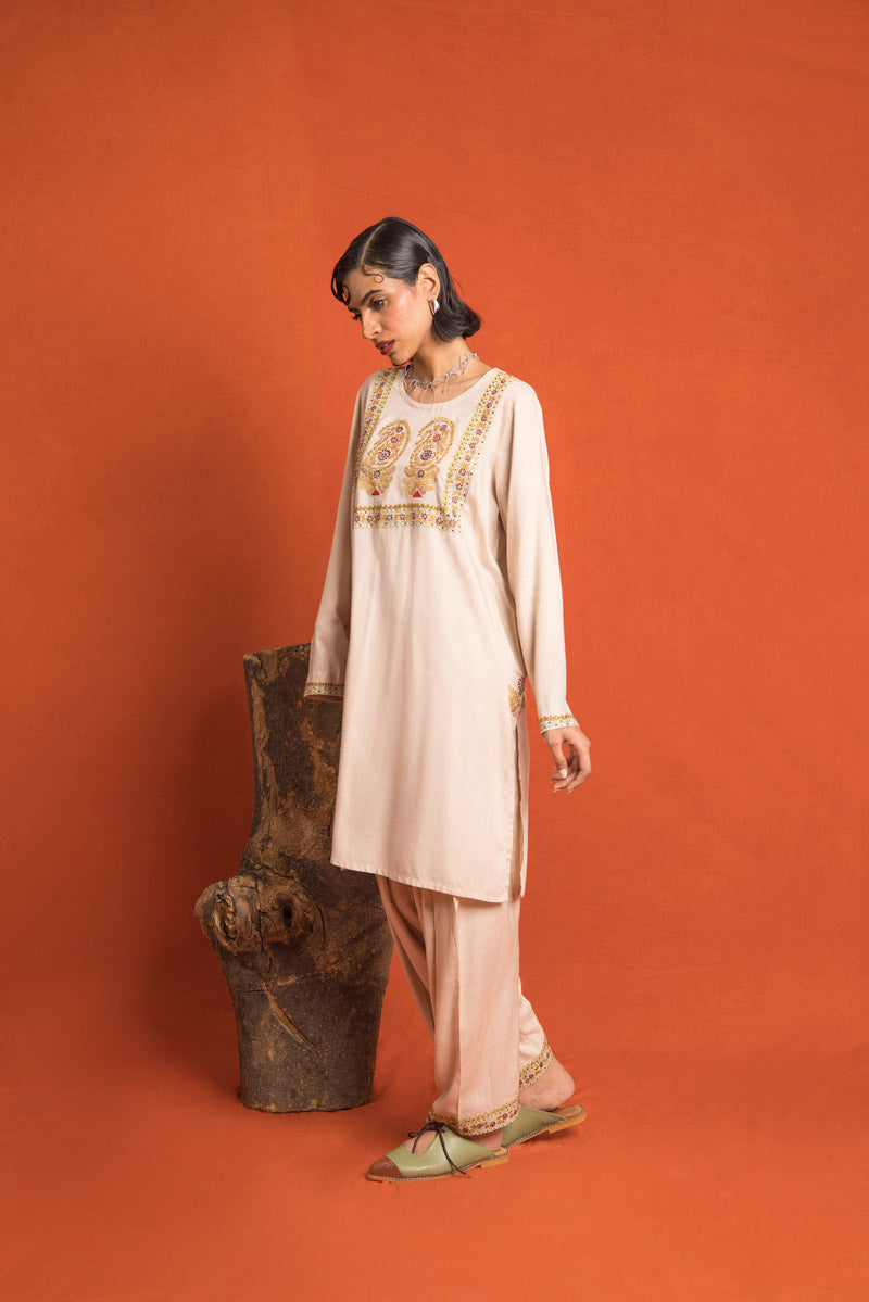 beige