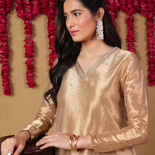 W24F2597_Golden_600x600_crop_c